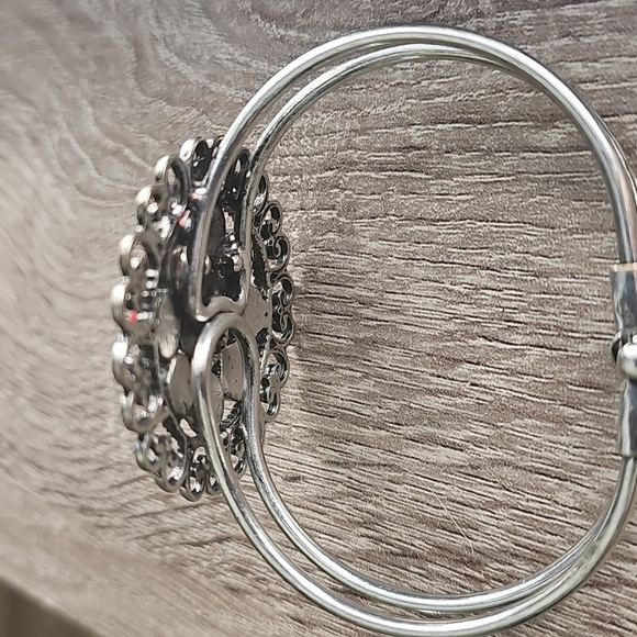 Elegant Silver and Red Coral Hinge Bracelet - Picture 4 of 6